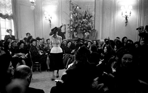 cuando fue la pimera pasarela de christian dior